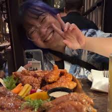 Miki Chan||陳慧珊| Cursing your feed with my selfies and the vibes from this  September 🥰🍂🍁