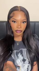 Lashae Lee's Instagram, Twitter & Facebook