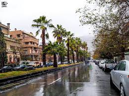 كيف يبدو الحنين مكتملا يا دمشق إن لم يذكرنا به المطر مين بيعرف لوين بودي هالشارع وكم حاجز فيو d أبو رمانة دمشق في 08 02 2017 abu re damascus syria photo