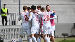 Diese seite enthält eine übersicht aller spiele für den verein holstein kiel in chronologischer reihenfolge im wettbewerb 3. Fussball Kiel Strassensperrungen Rund Um Das Holstein Stadion Am Sonntag Sport Sz De
