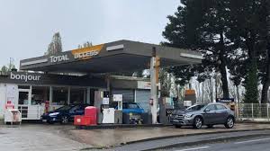 Petrol station in épernay, france. Douarnenez La Station Service Total Access Braquee Samedi Soir Rennes Maville Com