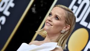 Wie ziehe ich den perfekten eyeliner, was ist die beste foundation routine und vieles mehr. Blaue Augen Schminken Strahlendes Augen Make Up Wie Reese Witherspoon Bunte De