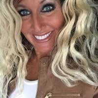 Donna Darlington's Instagram, Twitter & Facebook