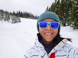 All people 5'3" or shorter report to the north pole immediately Santa needs  you 🎅🏼🤣