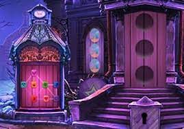The graceful peacock through a rare palace in search of food. Escape Fan