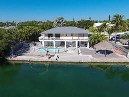 Sugarloaf Key Waterfront Home With Pool Waterfront Homes Pool Houses Waterfront Property
