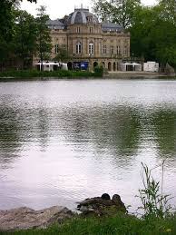 Ludwigsburg Seeschloss Monrepos Enten Geniessen Den Anblick Places In Europe Germany Historic Buildings