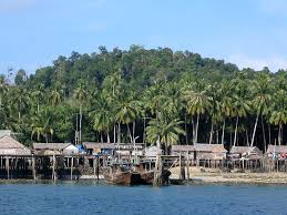 Kawasan utama bijih timah di larut dan kinta (perak), di sungai pahang dan sungai lembing (pahang), di lukut, kuala lumpur , ampang dan petaling (selangor) dan di sungai ujong, negeri sembilan. Kepulauan Riau Penuh Dengan Kekayaan Alam