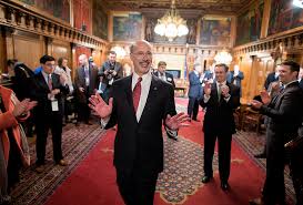 governor breaks through a g.o.p. tide