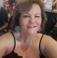 Does anybody level yards and set up above ground pools in Middletown?