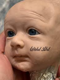 A very beautiful version of Isaac sculpted by me, painted and rooted by the  First time prototype artist Dawn Floyd from USA, Isaac is produced by  @tru_born_inc and will be available soon