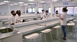 La universidad católica de córdoba (ucc) es una universidad argentina situada en la ciudad de córdoba y es la primera universidad de gestión privada del país y la única universidad argentina gestionada por la compañía de jesús. En La Universidad Catolica De Cordoba Tambien Vuelven Las Practicas Presenciales La Voz