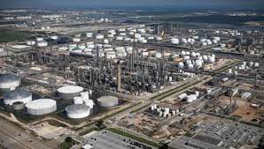 La refinería deer park de houston, texas, se encuentra entre las más grandes de estados unidos con una el complejo consta de aproximadamente de 2,300 acres y es una refinería y planta química. Vghermdru2ft M