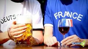 Deutschlands kai havertz (rechts) im duell mit frankreichs presnel kimpembe. Deutschland Frankreich Lustiges Video Bier Gegen Wein Lustige Videos Cartoonland De