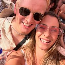 What an absolute time 🪩🍹✨