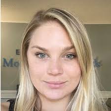 Iris Matthew's Instagram, Twitter & Facebook