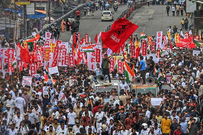 Cockroach Janta Party protest in Kolkata | Left student organisations, CJP hold joint Kolkata rally seeking Dharmendra Pradhan's resignation over NEET row - Telegraph India