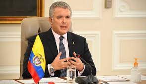 El aparato, un black hawk del ejército colombiano. Imagen De Ivan Duque En Colombia Se Recupera La Imagen Favorable Del Presidente Duque 6am Hoy Por Hoy Caracol Radio