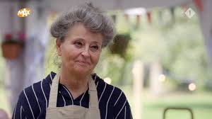 Het werd in de eerste drie seizoenen gepresenteerd door martine bijl en vanaf het vierde seizoen door andré van duin. Maroeska Uit Heel Holland Bakt Opent Winkel In Sleeuwijk Waalwijk Heusden E O Bd Nl