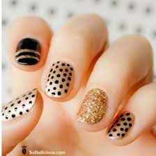 Para ver más diseños minimalistas en blanco y negro haz clic aquí. Pretty Nails Como Pintarse Las Unas Unas Decoradas Unas Negras Con Dorado