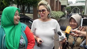 Saat tampil di youtube ari lasso tv, fakta mengejutkan lainnya diungkap gofar yang ternyata pernah lupa siapa wanita yang sempat menghabiskan waktu satu malam dengannya. Pose Nikita Mirzani Di Kap Mobil Gofar Hilman Ini Bikin Gagal Fokus
