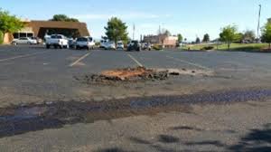 This hotel is 2 mi (3.3 km) from lake powell and 5.1 mi (8.2 km) from upper antelope canyon. Parkplatz Mit Riesen Loch Aufnahme Von Quality Inn View Of Lake Powell Page Tripadvisor