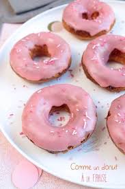 Gateau Au Yaourt Comme Des Donuts A La Fraise Gateau Yaourt Recette Avec Des Fraises Recette Donuts