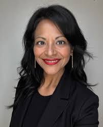 Stephanie Chesnut's Instagram, Twitter & Facebook