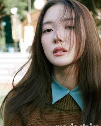 231122] #LEESEYOUNG Instagram #repost @seyoung_10 ❄️🤍 @marieclairekorea  #이세영 #李世榮 #イ・セヨン