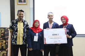 Memperkuat dan menyebarluaskan karya ilmiah bidang akuntansi yang berkarakter nilai lokal dan universal. Mahasiswa Jurusan Akuntansi Polinema Berhasil Menjuarai Karya Tulis Ilmiah Telkom Accounting Fair