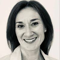 100+ ملفًا شخصيًا يحتوي على “Bernadette”