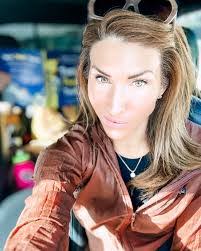 Jennifer Maley's Instagram, Twitter & Facebook