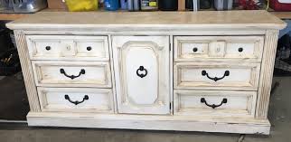 Original annie sloan direkt online kaufen. Annie Sloan Chalk Paint Dresser With Old White Chalk Paint And A Dark Wax White Chalk Paint Furniture Painted Furniture White Chalk Paint