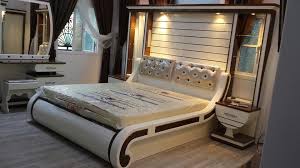 تاربة اليوم إ ــلان ممول Facebook