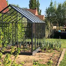 Une Serre Pour Votre Jardin En 2021 Serre Jardin Jardins Jardin D Hiver