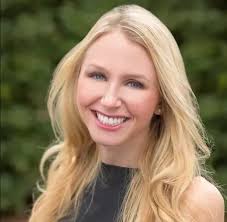 Jenn Wiggins's Instagram, Twitter & Facebook