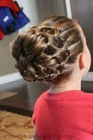 Beehive Hair Do With Climbers Just Perfect For The Perfect Little Ballerina For Mercedes Mayer Coiffure Jolie Coiffure Cheveux
