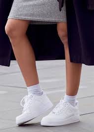 Athletica London Fashion Week Outfits With Leggings Summer Outfits Fashion