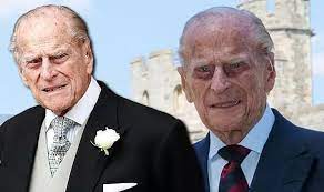 Out of respect for the queen and her loved ones in attendance at the service, the moment that prince philip's coffin was lowered into the. Of3a6by Uiytjm