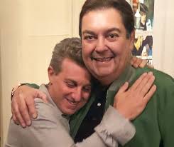 Apresentador de tv, curioso e entusiasta das redes sociais. Hokihg Ixpcowm