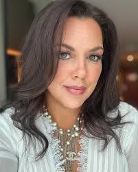 Lynette Gossett's Instagram, Twitter & Facebook