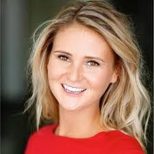 Lea Dolan's Instagram, Twitter & Facebook