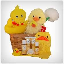 Baby bath time medium gift basket: 50 Brilliant Baby Gift Baskets For New Parents Dodo Burd