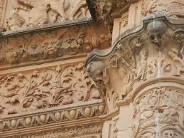Universidad de salamanca, servicio de relaciones internacionales , cardenal pla y deniel, 22, primera planta, 37008 salamanca, españa. Detalle De La Rana Sobre El Craneo En La Universidad De Salamanca Favorite Places Places Ive Been Places