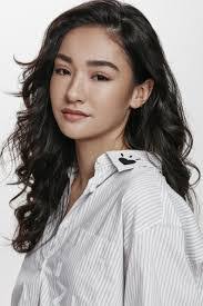 Nell Britt's Instagram, Twitter & Facebook