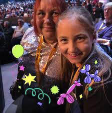 Hi all, we arrive tomorrow & I'm wondering if there's anywhere I could walk  to get a good iced coffee in the mornings? Bonus points if I can get oat  milk!! ☕️🧊