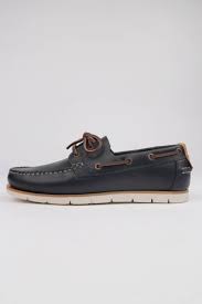 Los náuticos de hombre son el reflejo del estilo de vida relajado de las ciudades costeras de nuestra sociedad. Nauticos Hombre Color Azul Marino
