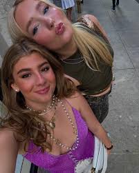 ELLE JOHN (@elle.john) • Instagram photos and videos