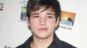 Not only icarly heute, you could also find another pics such as icarly freddie, gibby icarly, icarly and sam, spencer icarly, icarly crazy, icarly schauspieler, icarly carly, icarly lubert, icarly. So Sieht Icarly Star Nathan Kress Heute Aus Videomapster