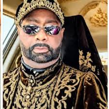 Listen to Stevie Hoang